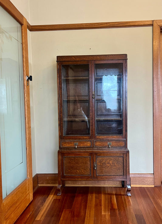 Antique Arts & Crafts Oak Display Cabinet (c.1905–1925)