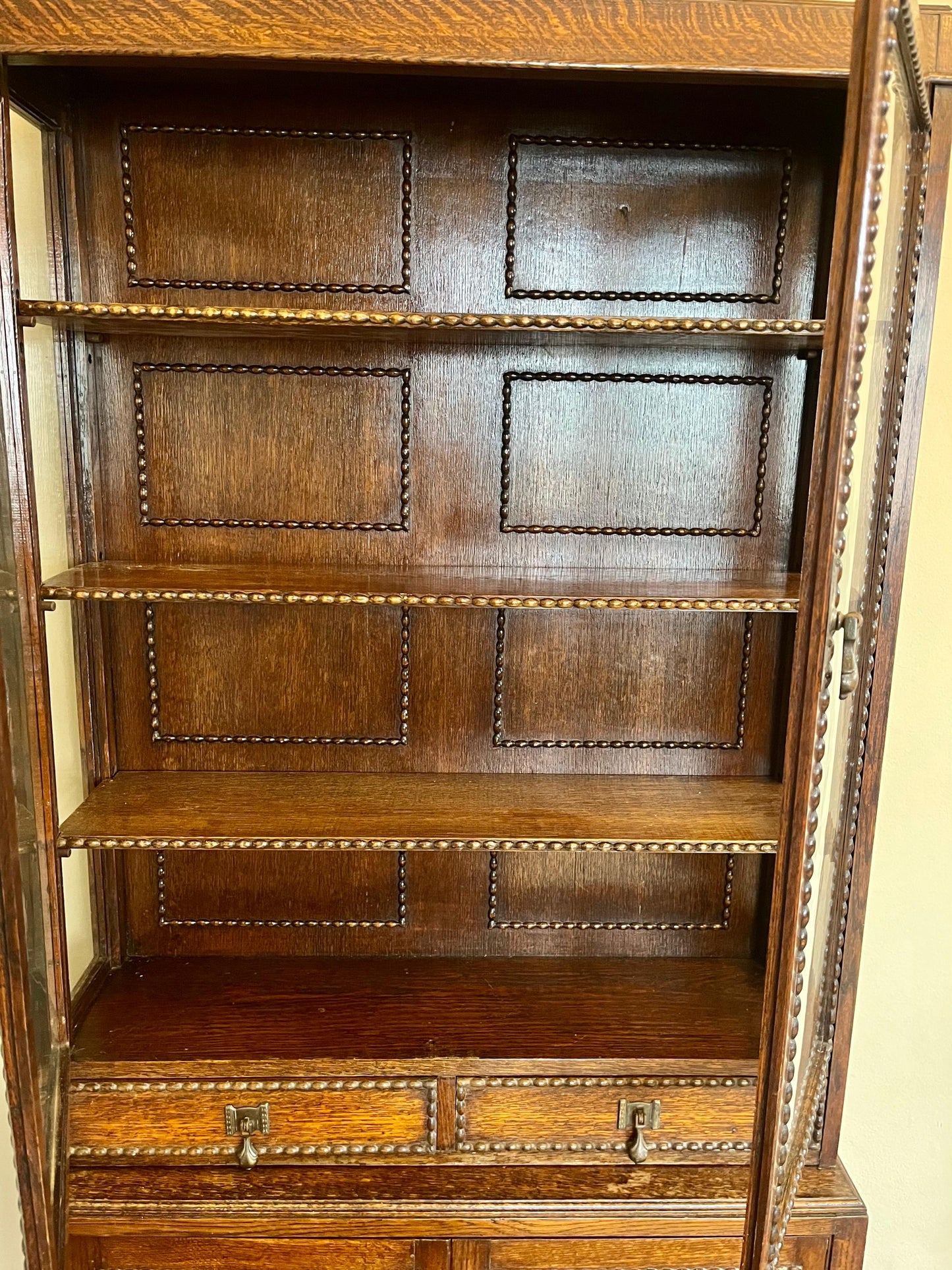 Antique Arts & Crafts Oak Display Cabinet (c.1905–1925)
