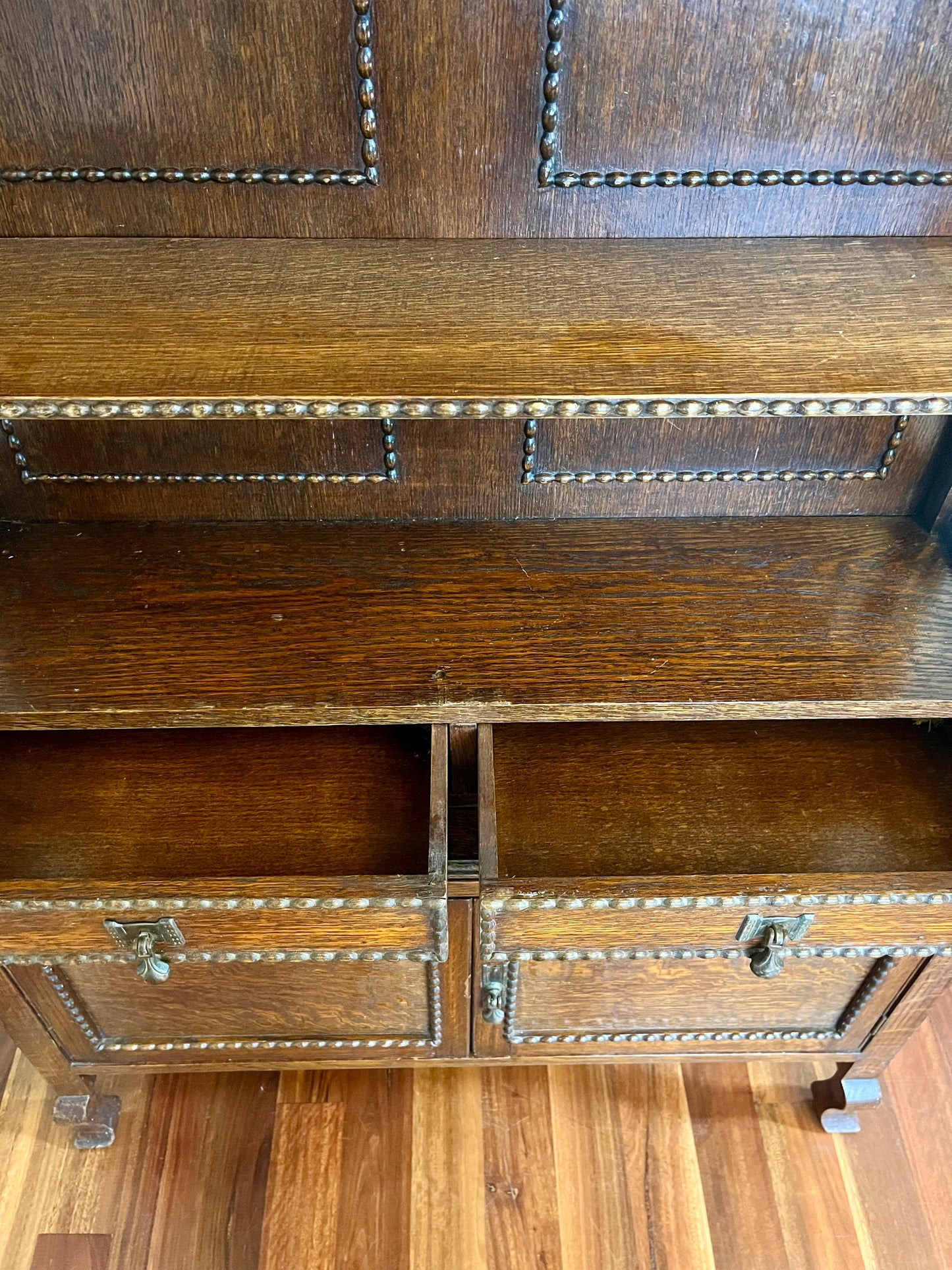 Antique Arts & Crafts Oak Display Cabinet (c.1905–1925)
