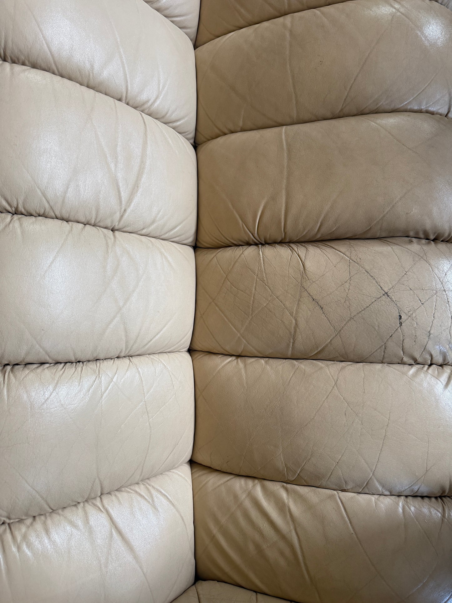 Peachy Cream Leather Sectional Sofa in the Style of De Sede