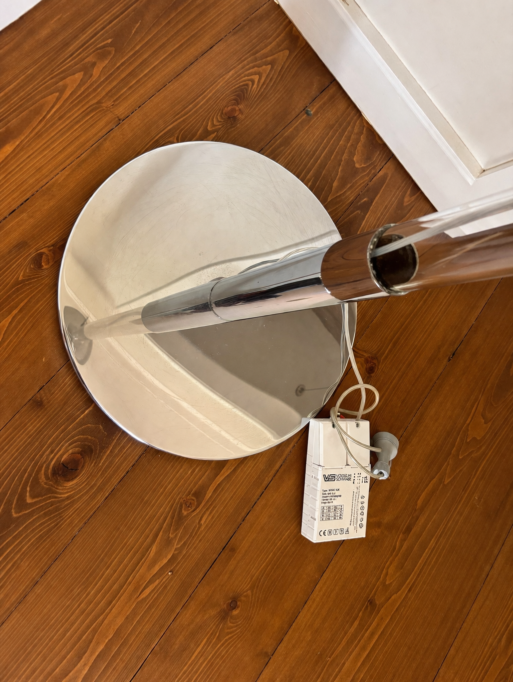 Fontana Arte FLÛTE Magnum Floor Lamp – Curated Spaces