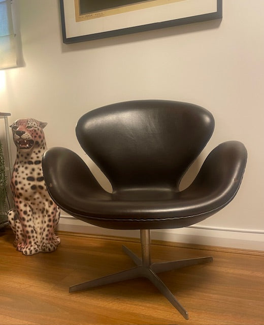 Fritz Hansen Arne Jacobsen - Swan Chair