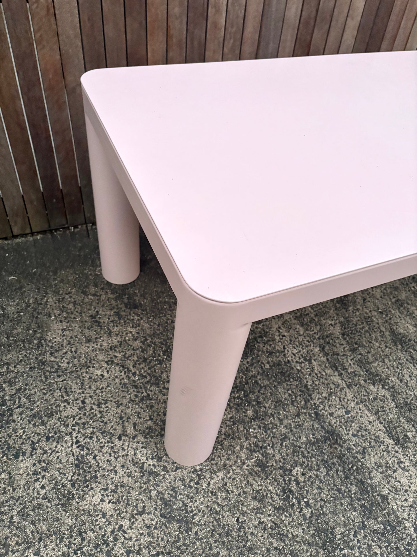 YUM Dining Table by Brothers Fearon - Dusty Pink