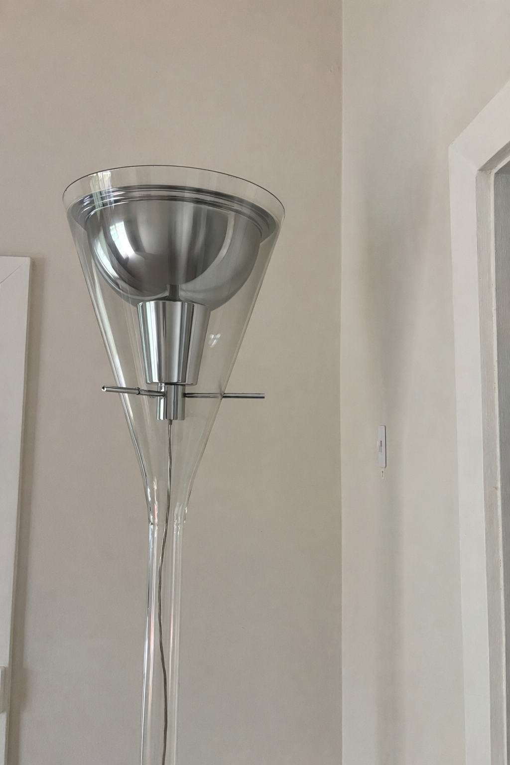 Fontana Arte FLÛTE Magnum Floor Lamp – Curated Spaces