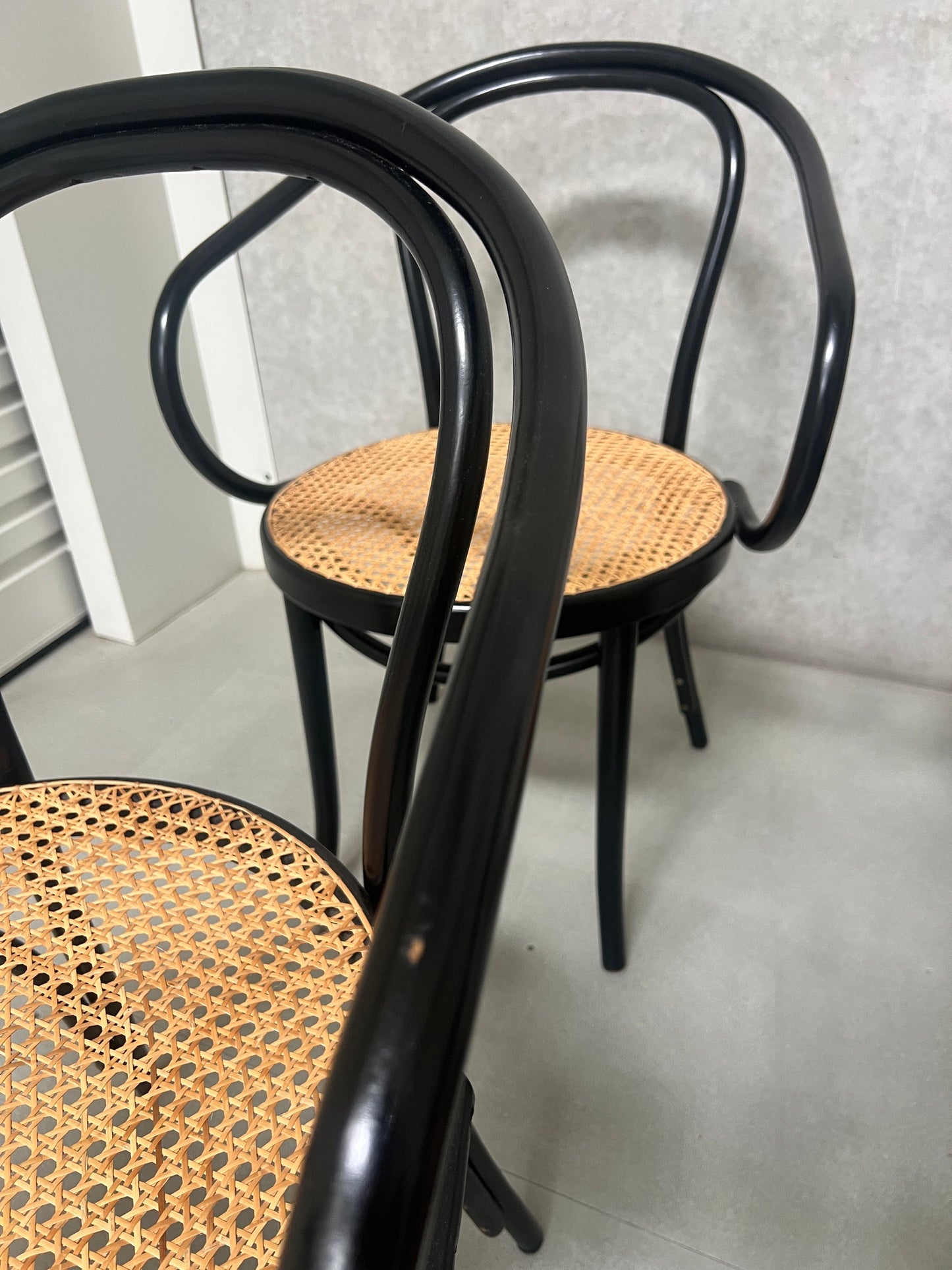 Set of 8 Thonet No. B9 Le Corbusier Cane Chairs - Black