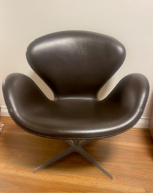 Fritz Hansen Arne Jacobsen - Swan Chair