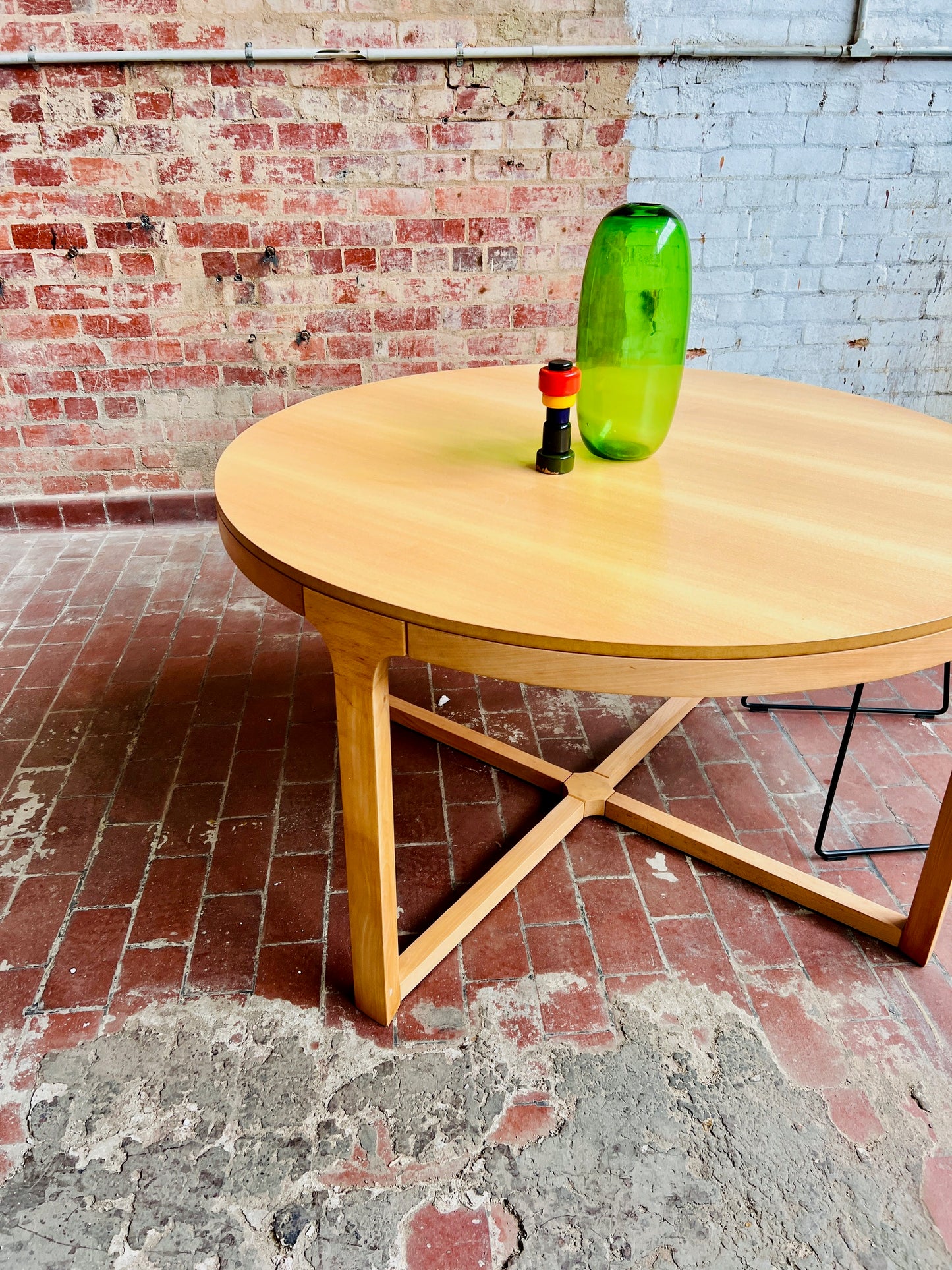 Ema Dining Table by Ziru