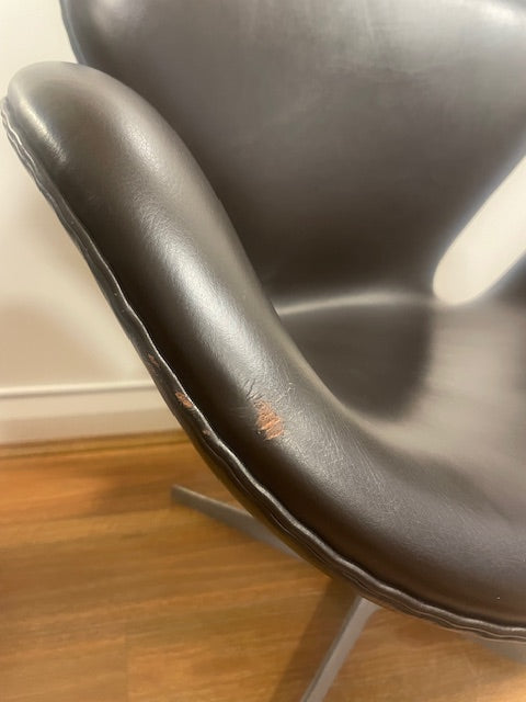 Fritz Hansen Arne Jacobsen - Swan Chair