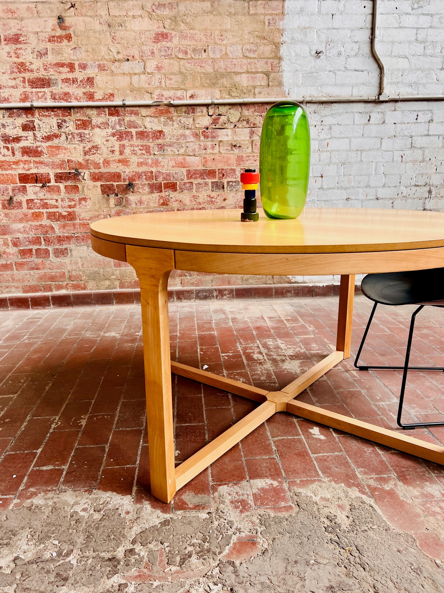 Ema Dining Table by Ziru