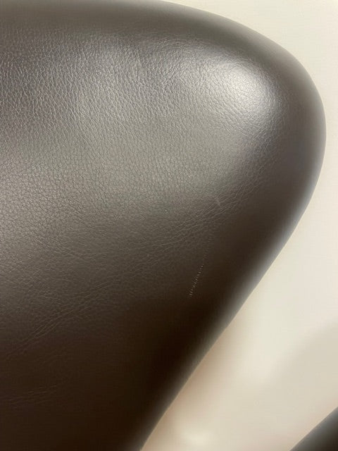 Fritz Hansen Arne Jacobsen - Swan Chair