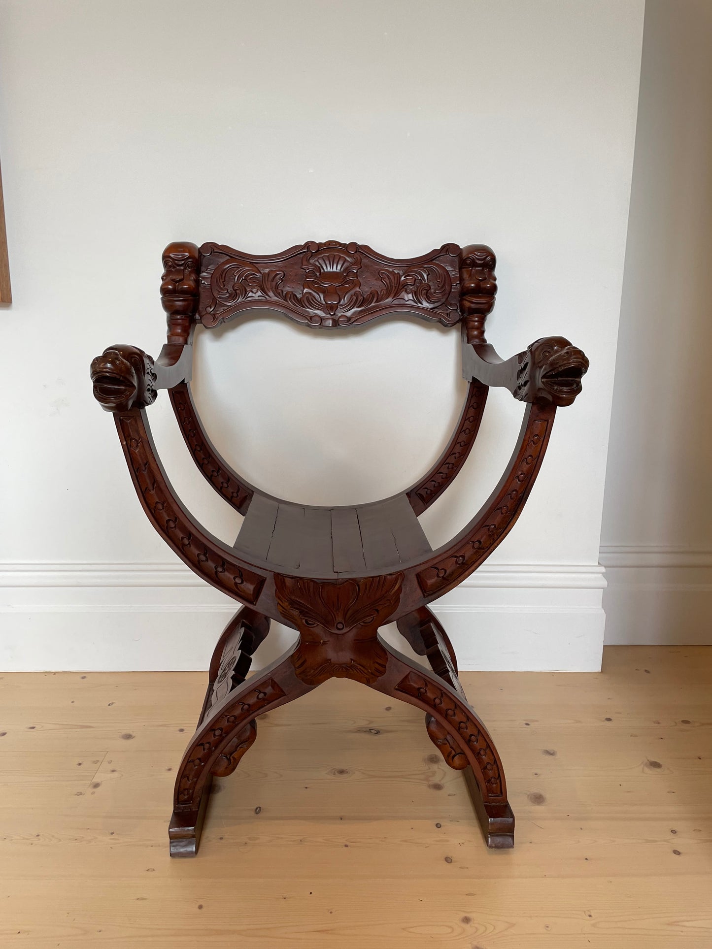 Curved Walnut Italian Savonarola Chair