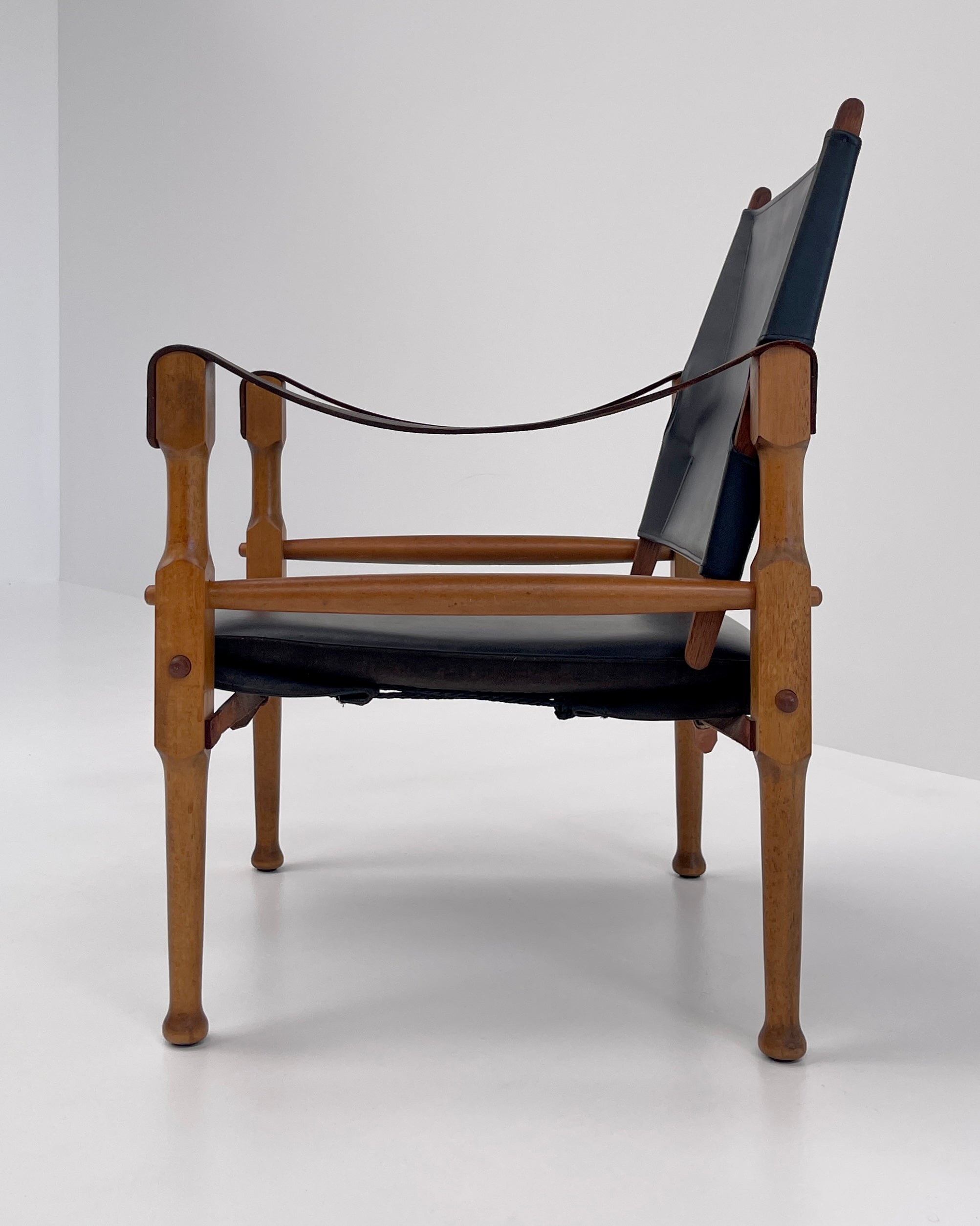 Michael hirst online safari chair