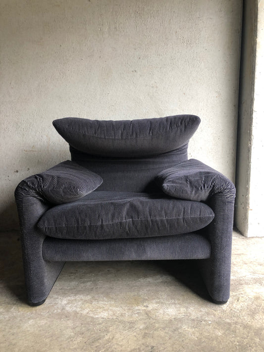 - Original Maralunga Sofa Chair by Magistretti for Cassina