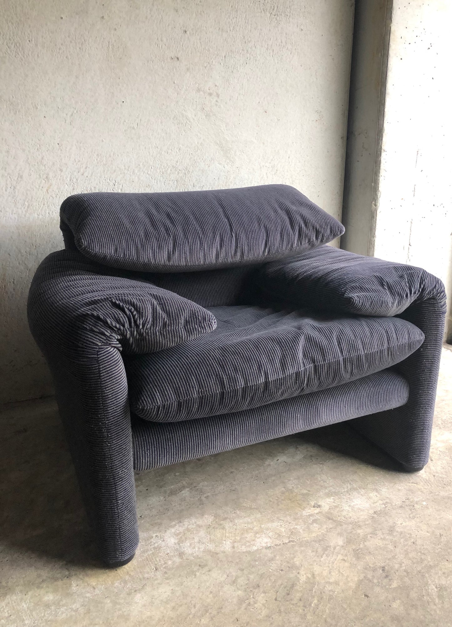 - Original Maralunga Sofa Chair by Magistretti for Cassina