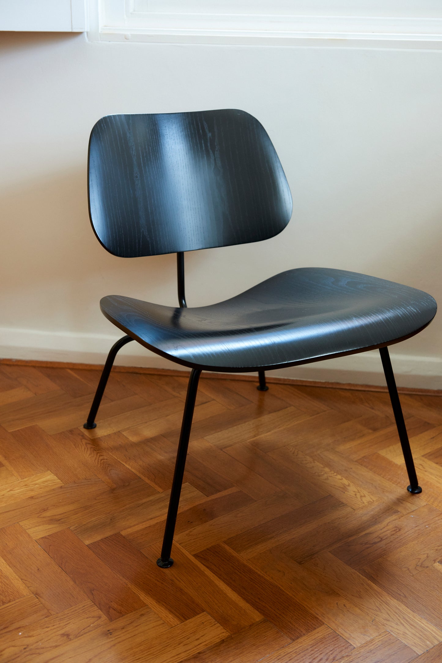 Original Eames LCW