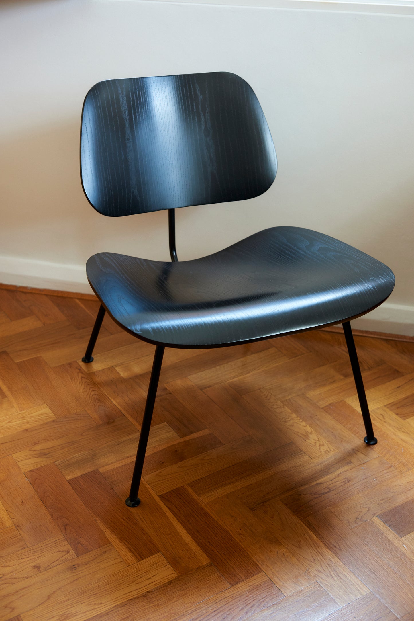 Original Eames LCW