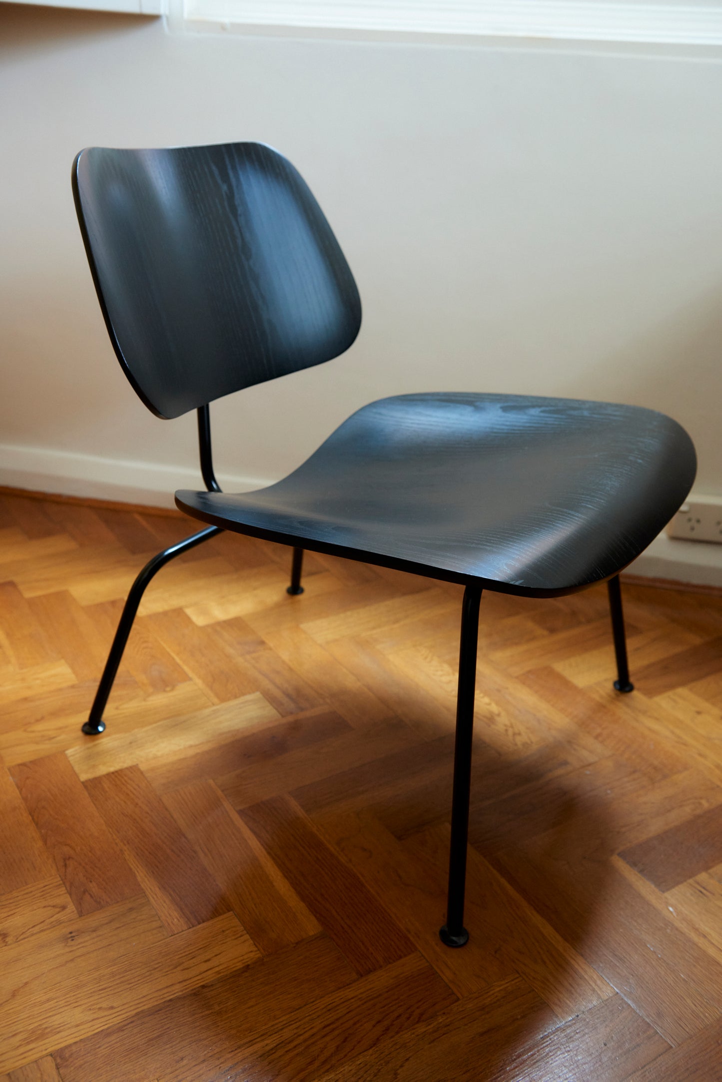 Original Eames LCW