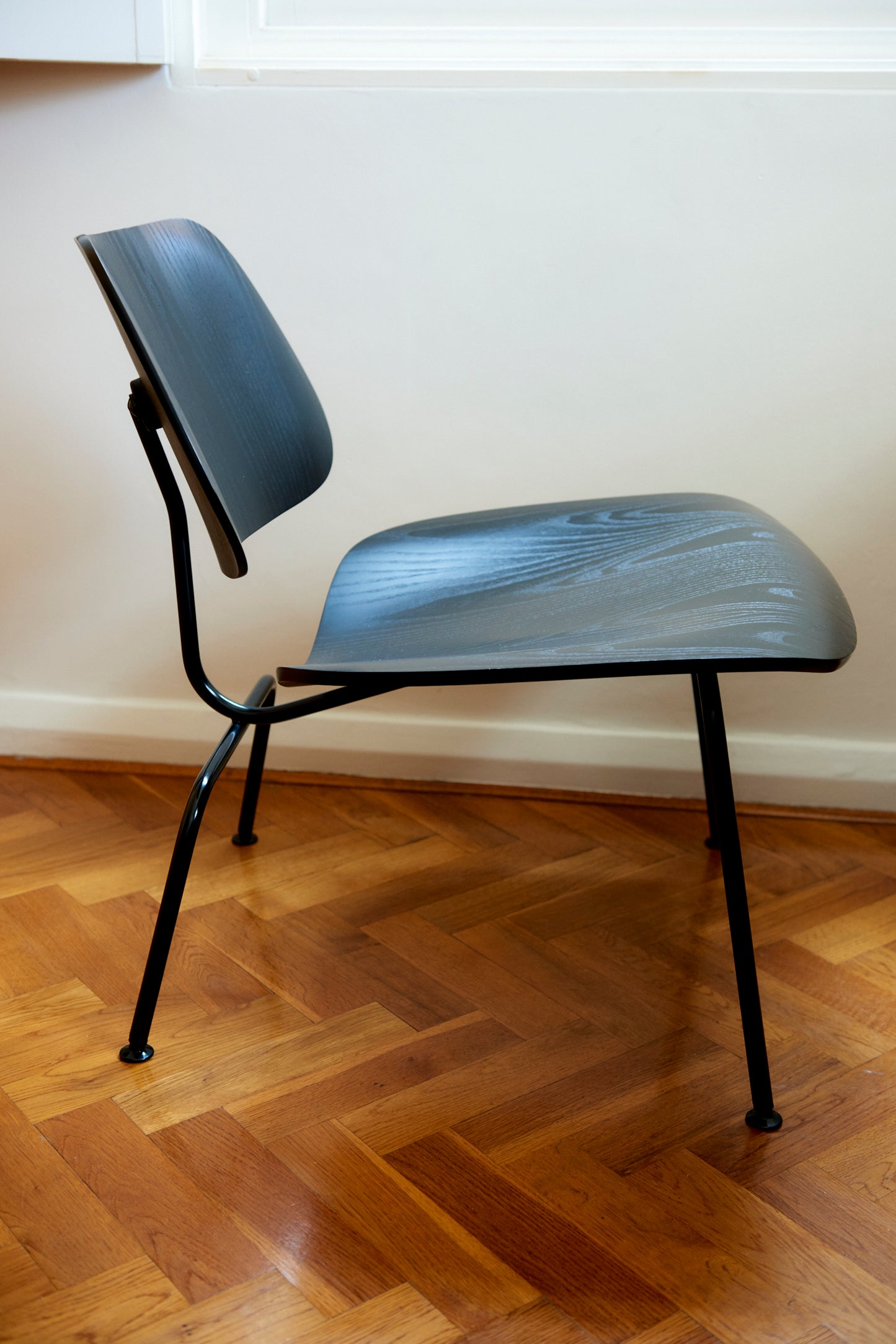 Original Eames LCW