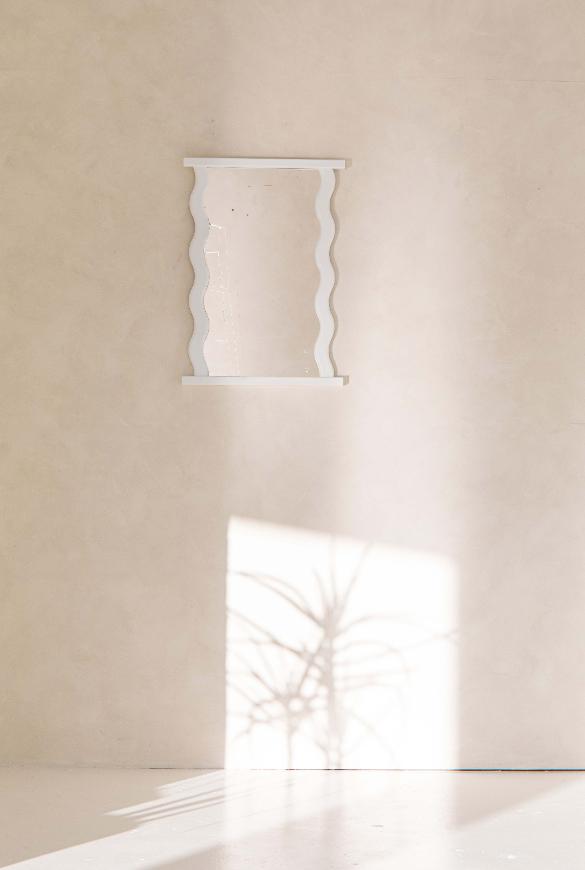 Knot Studio Wavy Wall Mirror CLOUD WHITE