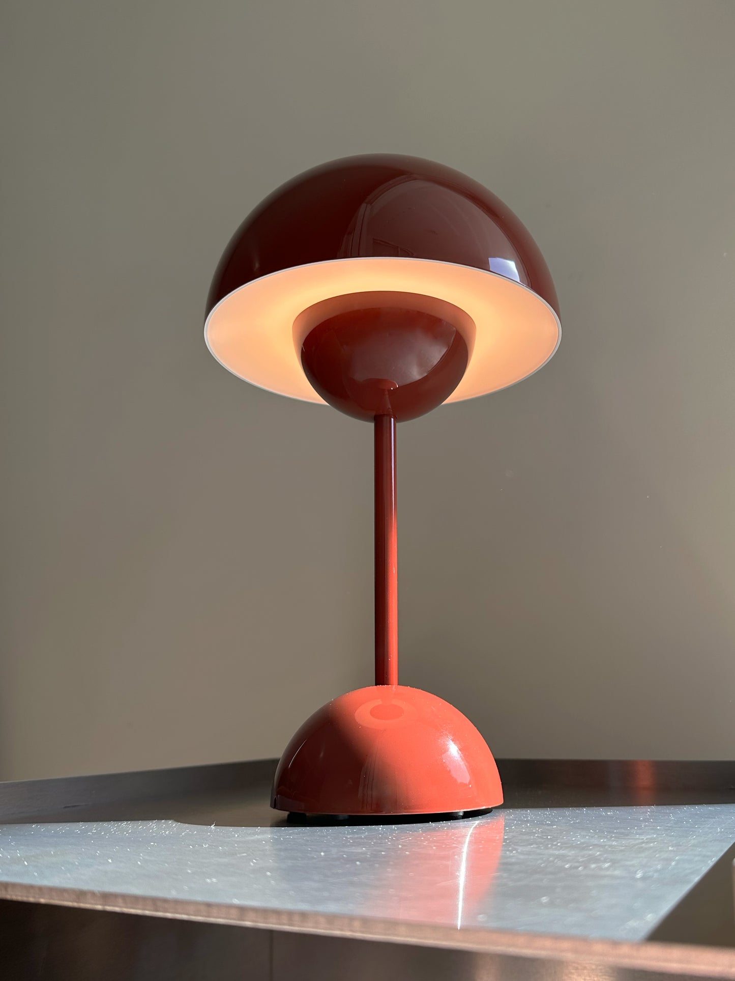 - Verner Panton Flowerpot VP9 Lamp &Tradition