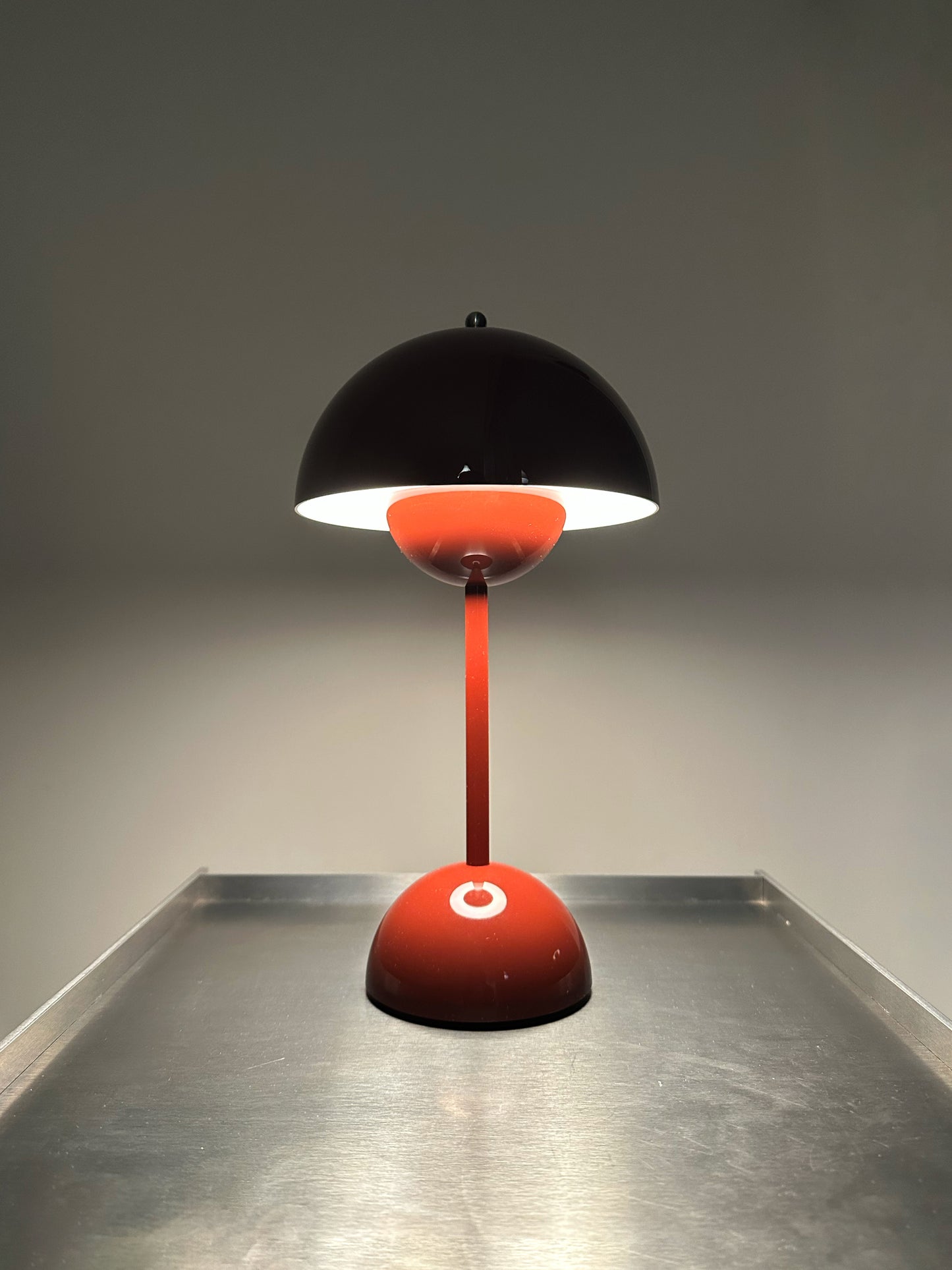 - Verner Panton Flowerpot VP9 Lamp &Tradition