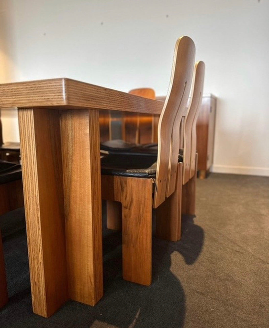 Carlo Scarpa for Bernini Ten Piece Dining Suite - Table, Chairs & Credenza