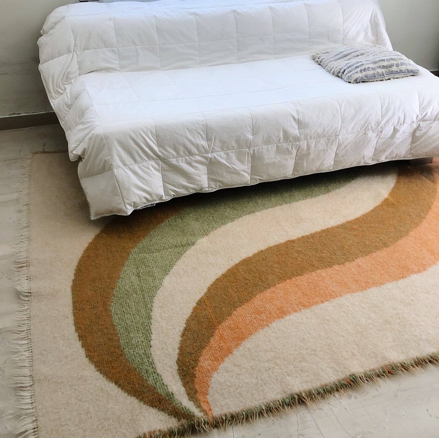- Vintage Handmade Swirl Reversible Rug