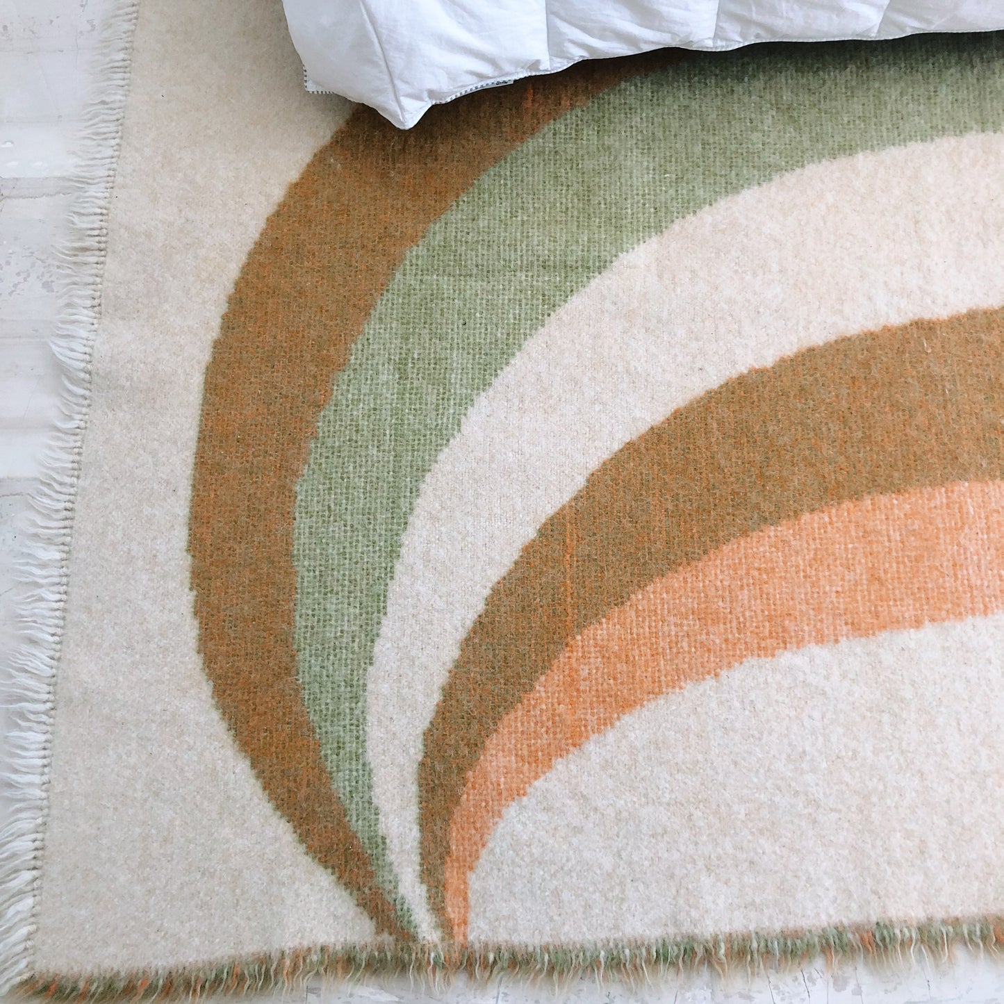 - Vintage Handmade Swirl Reversible Rug