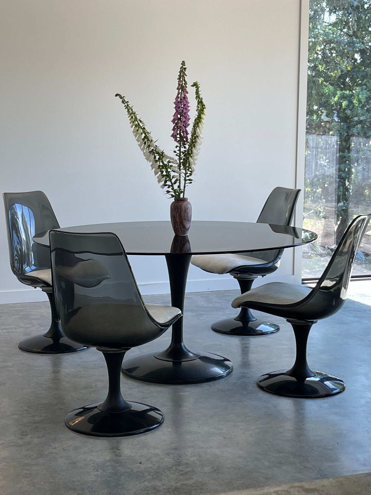 - 70's Chromcraft Tulip Dining Table & Chairs Setting