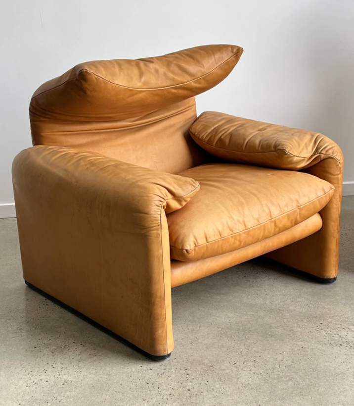 - Maralunga Lounge Chair for Cassina Designed by Vico Magistretti Italy 1970s