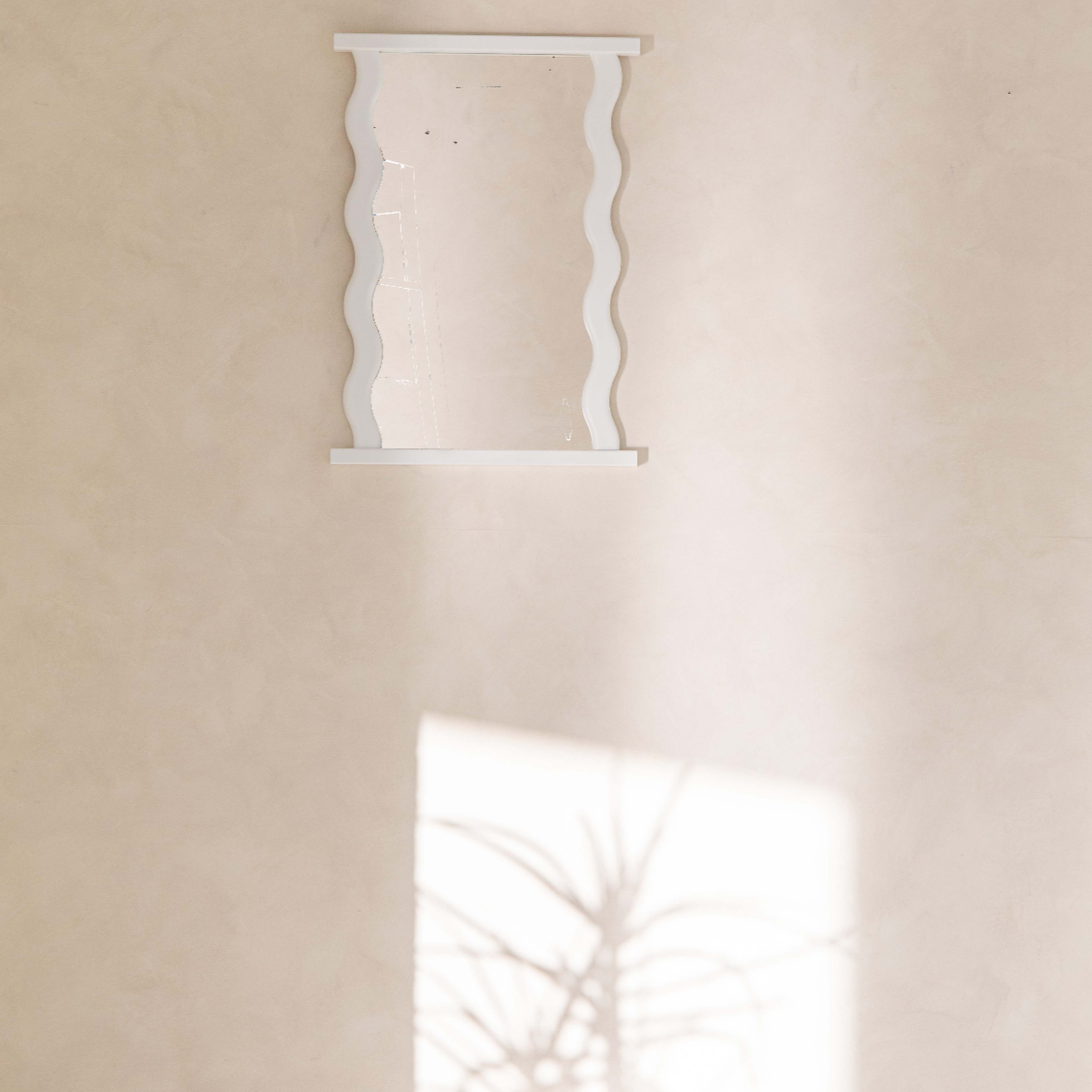 Knot Studio Wavy Wall Mirror CLOUD WHITE