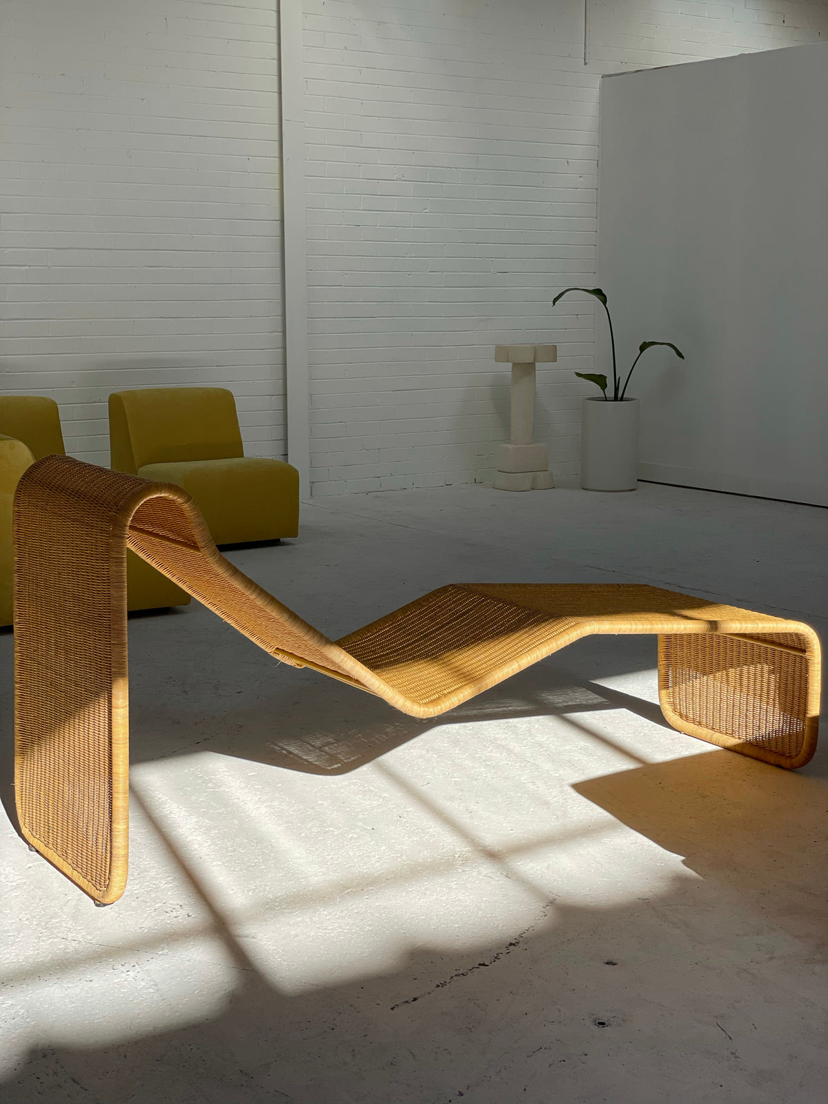 Cane Lounge Chaise After Tito Agnoli P3