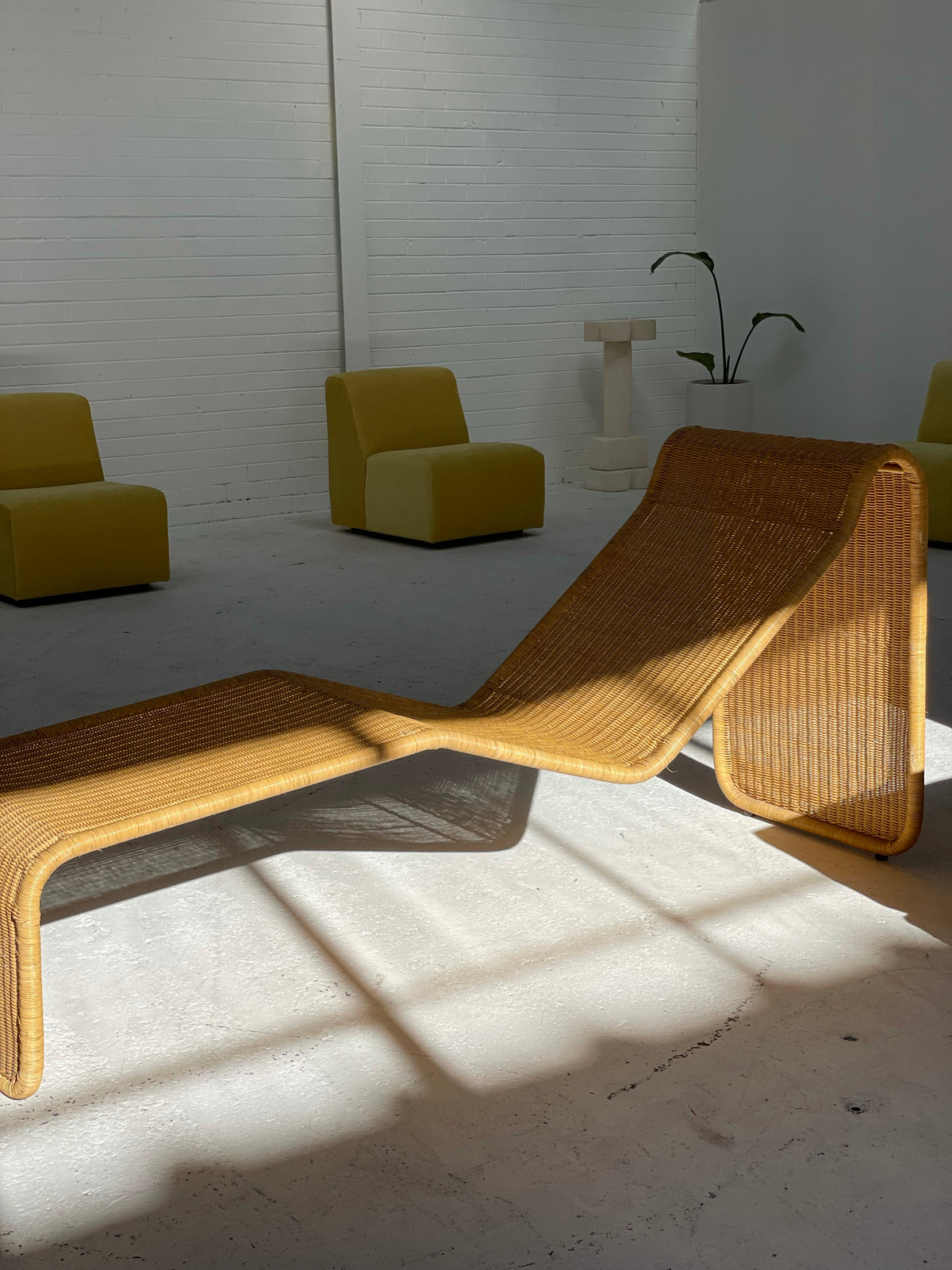 Cane Lounge Chaise After Tito Agnoli P3