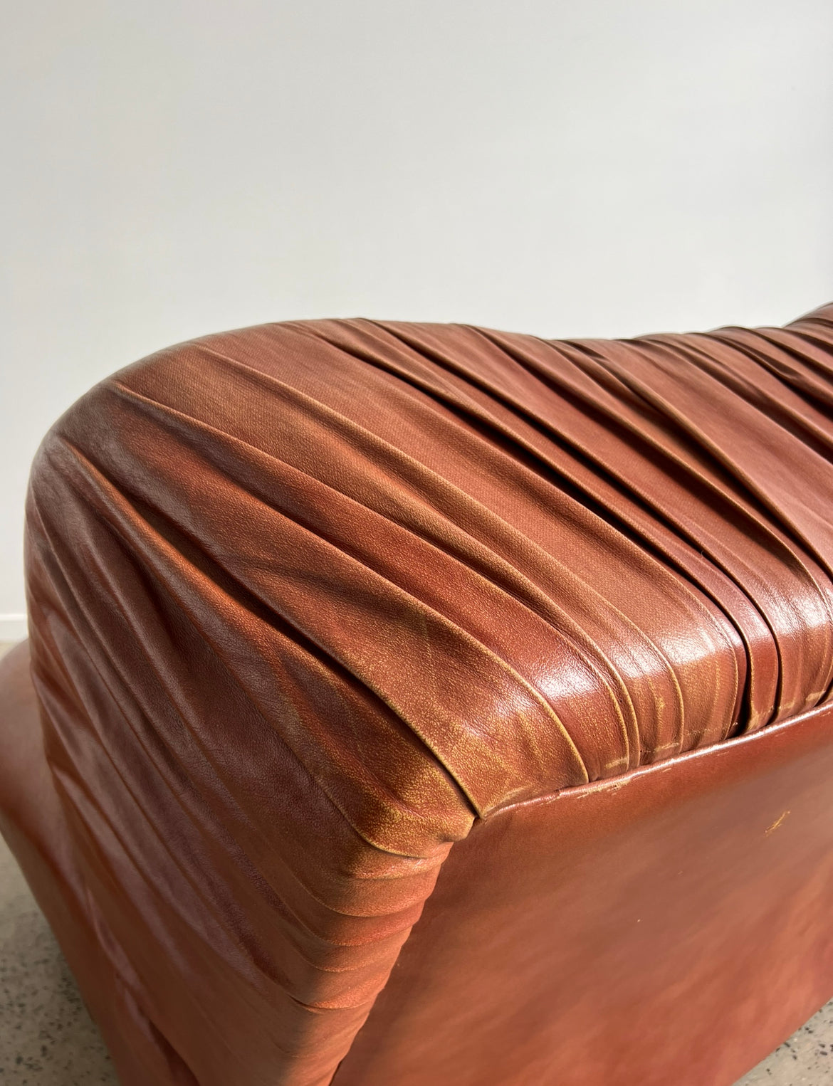 - Set of Two - Italian Leather Armchairs by Giuseppe Rossi for Albizzate, 1970s.
