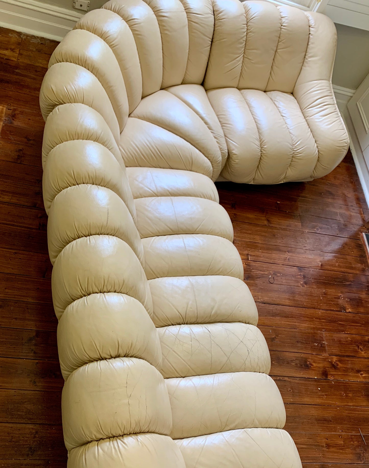 Peachy Cream Leather Sectional Sofa in the Style of De Sede
