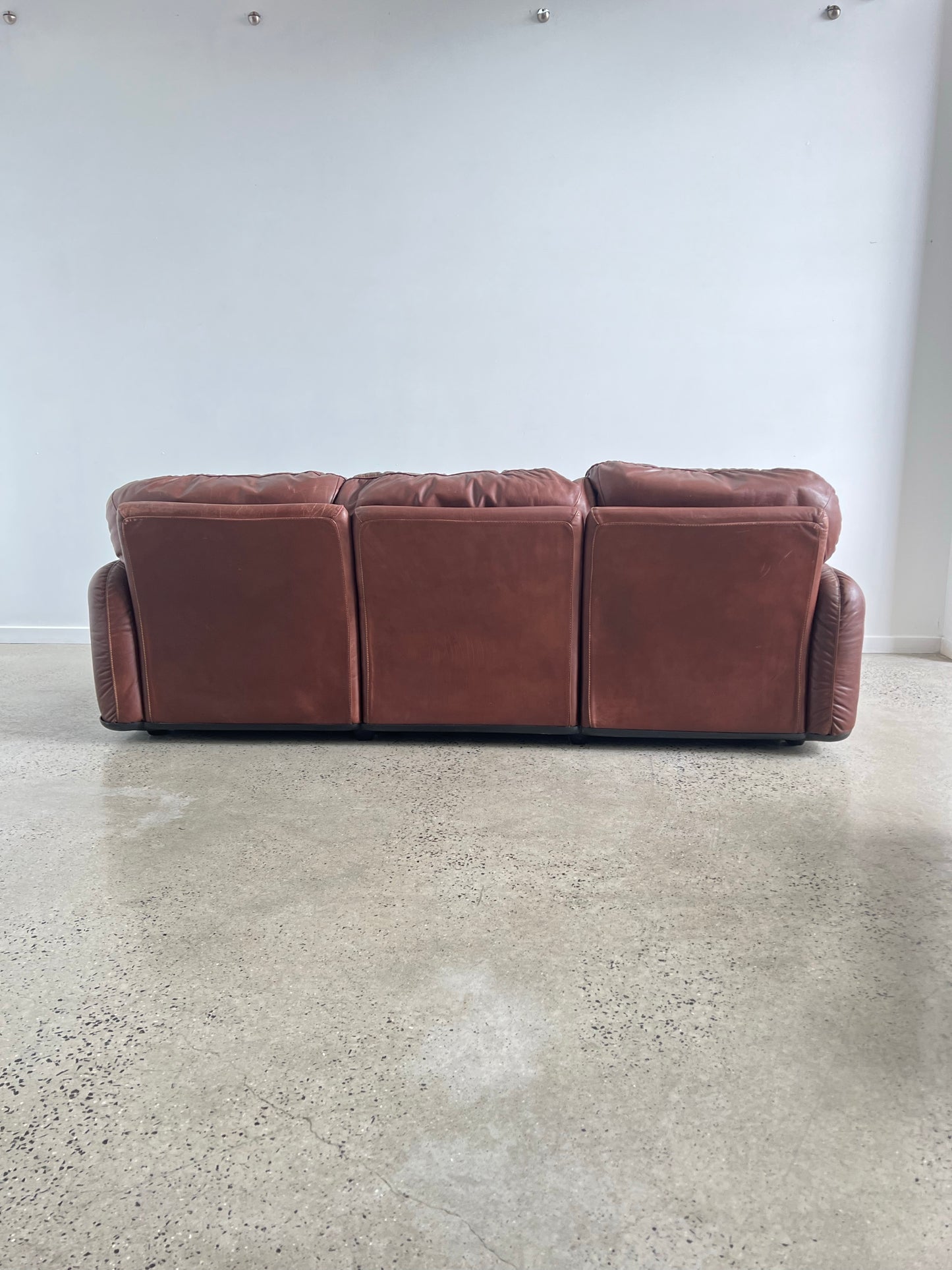 Italian 'Piumotto' Arrigo Arrigoni for Busnelli Leather Sofa & Armchairs - 1970s