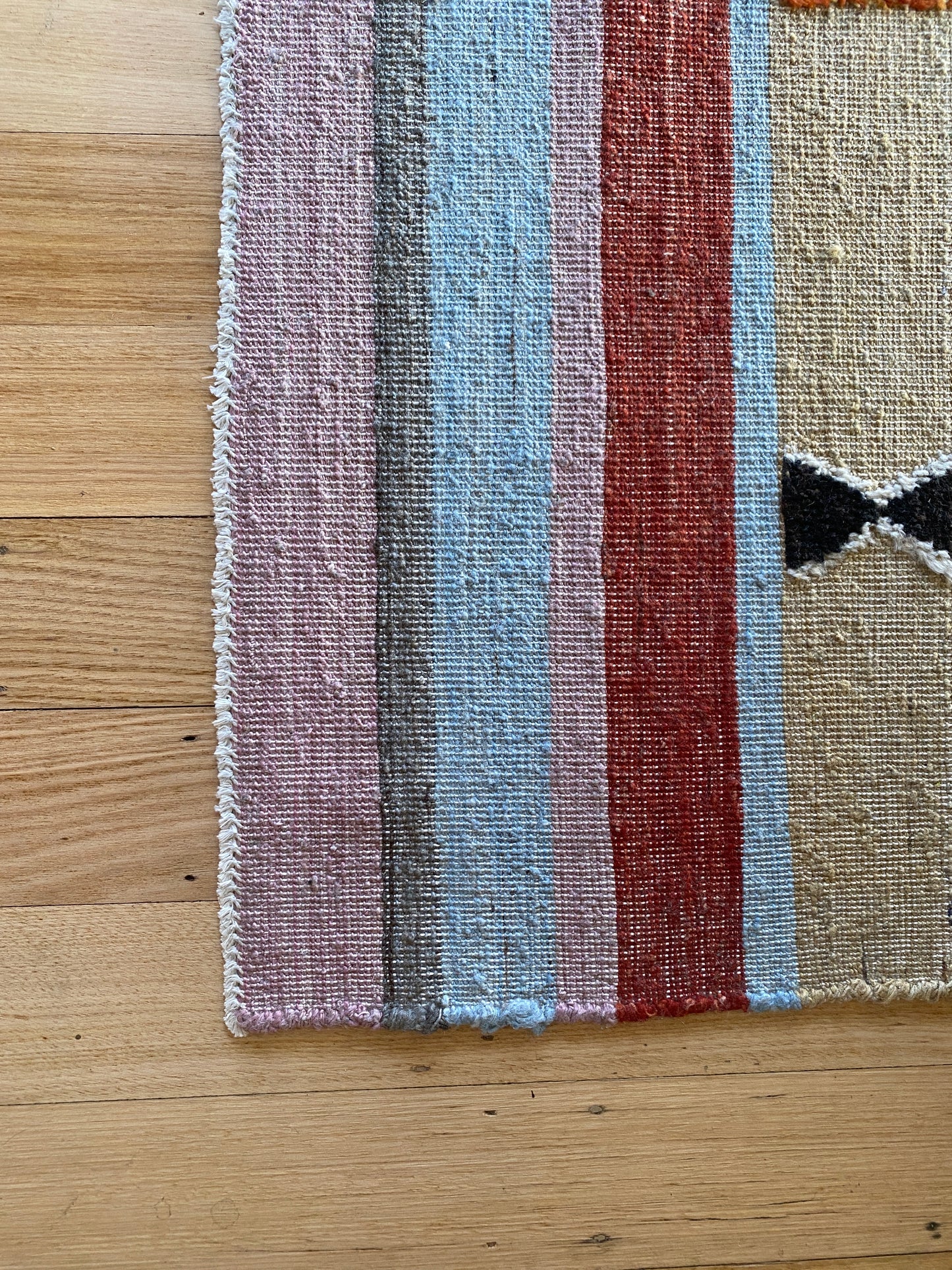 - Jardan 'Dari Moss' Natural Wool Rug