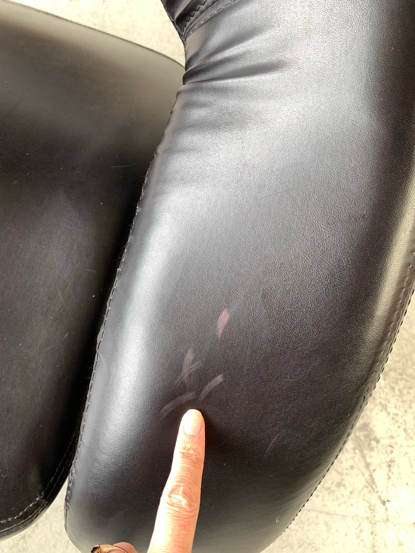 Jaymar Tongue Chair, Canada