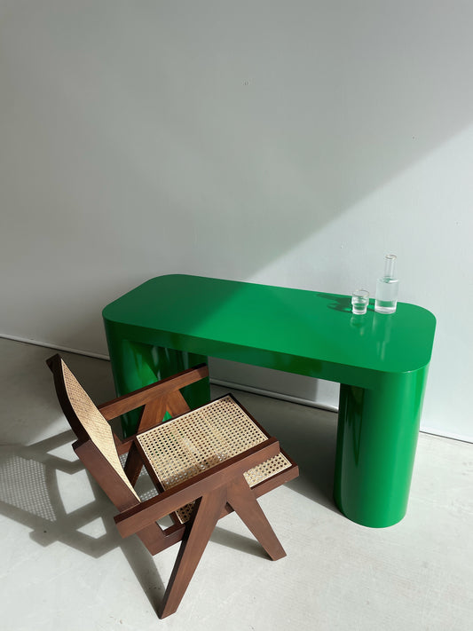 This DESK