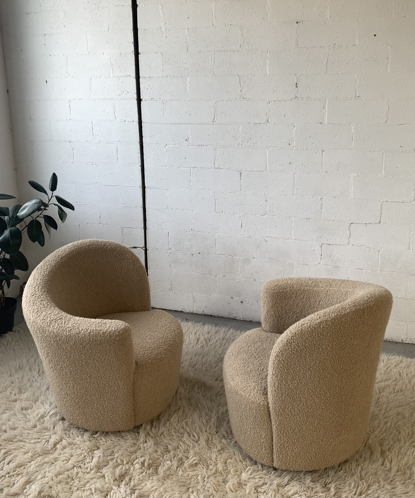 Vladimir Kagan-Style Swivel Chair in Wool Boucle - Two Available