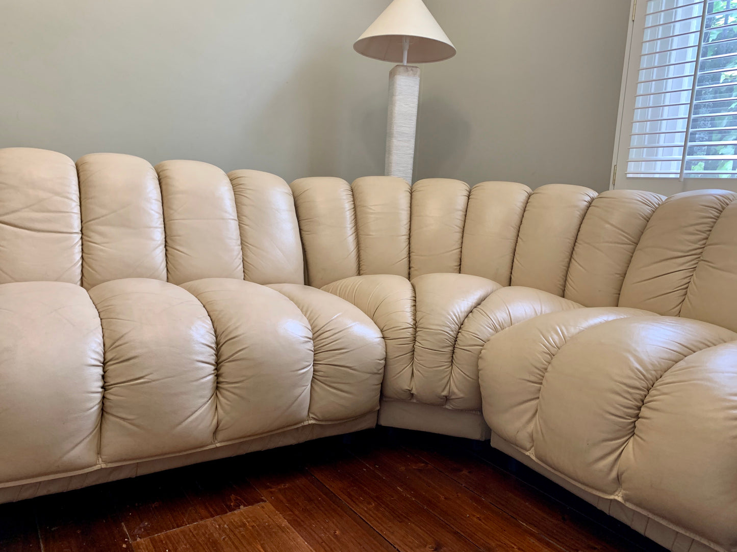 Peachy Cream Leather Sectional Sofa in the Style of De Sede