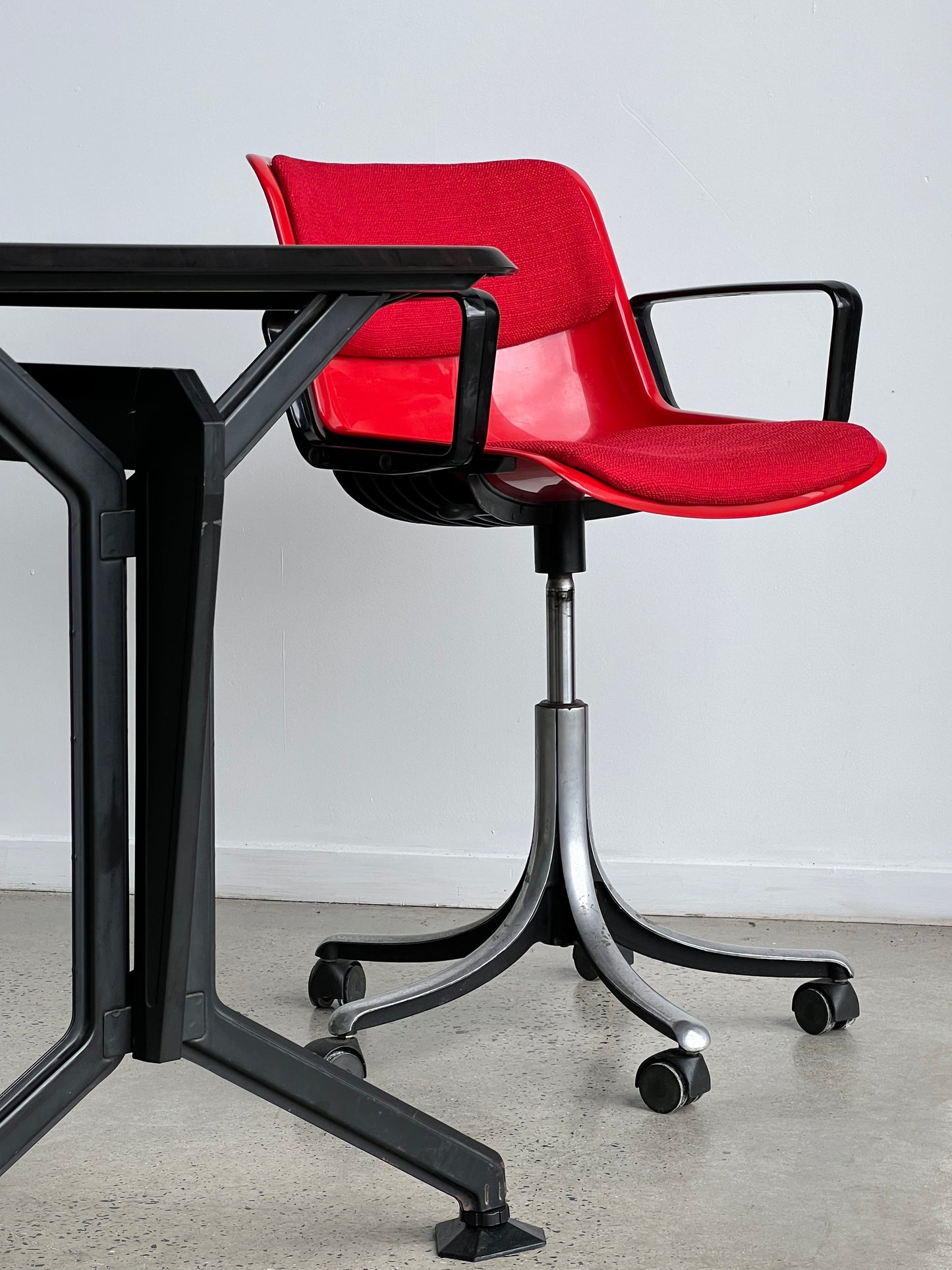 - Modus Desk Chair Osvaldo Borsani Tecno Italy