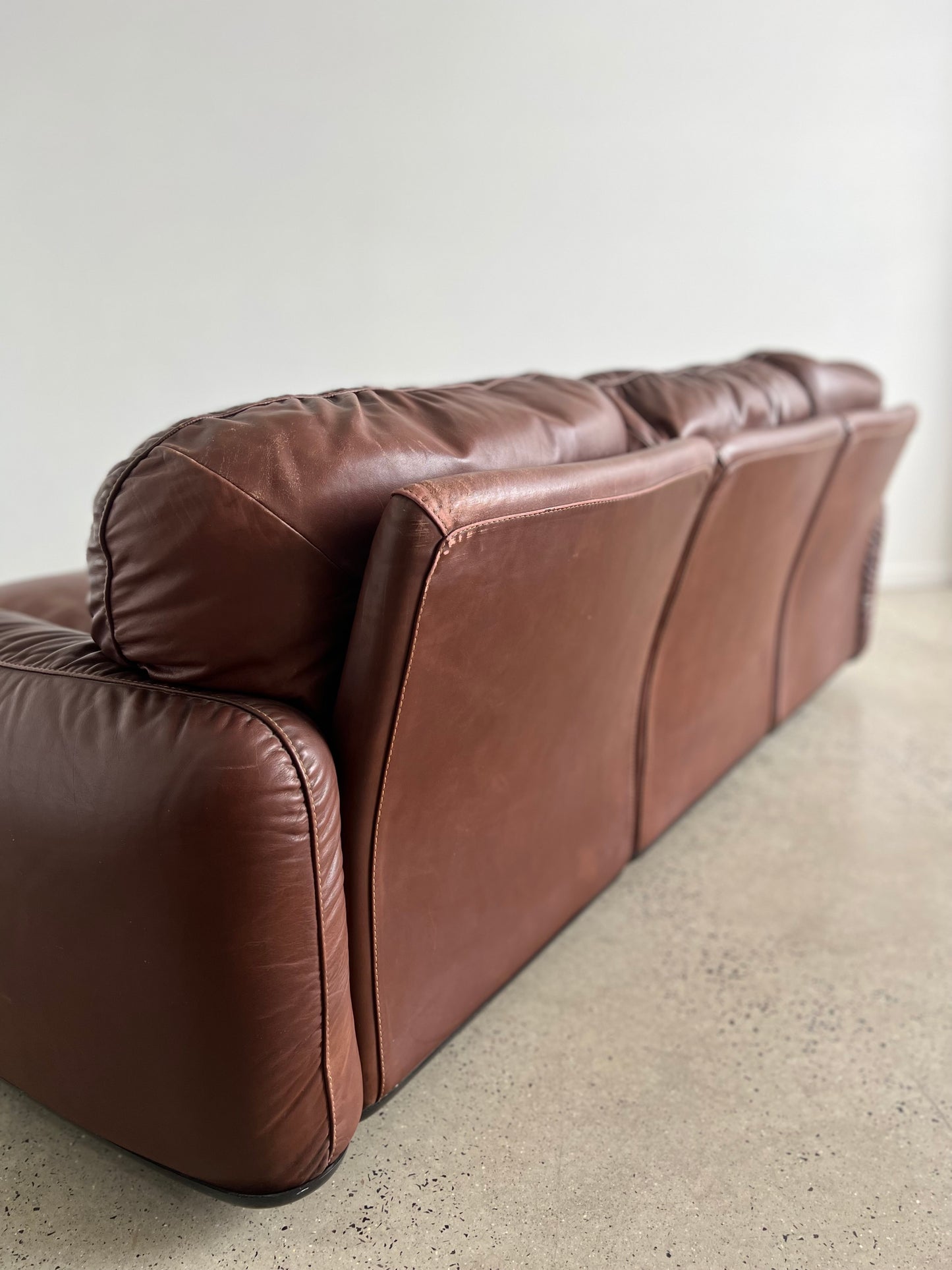 Italian 'Piumotto' Arrigo Arrigoni for Busnelli Leather Sofa & Armchairs - 1970s