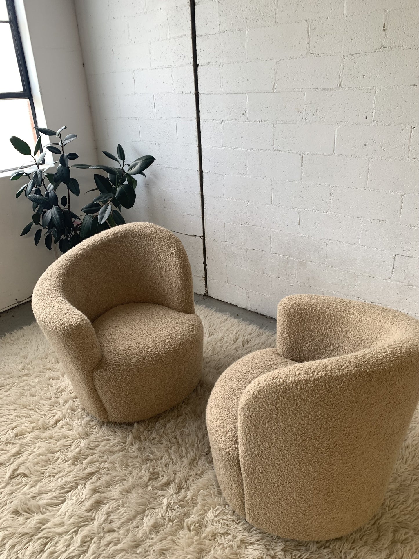 Vladimir Kagan-Style Swivel Chair in Wool Boucle - Two Available