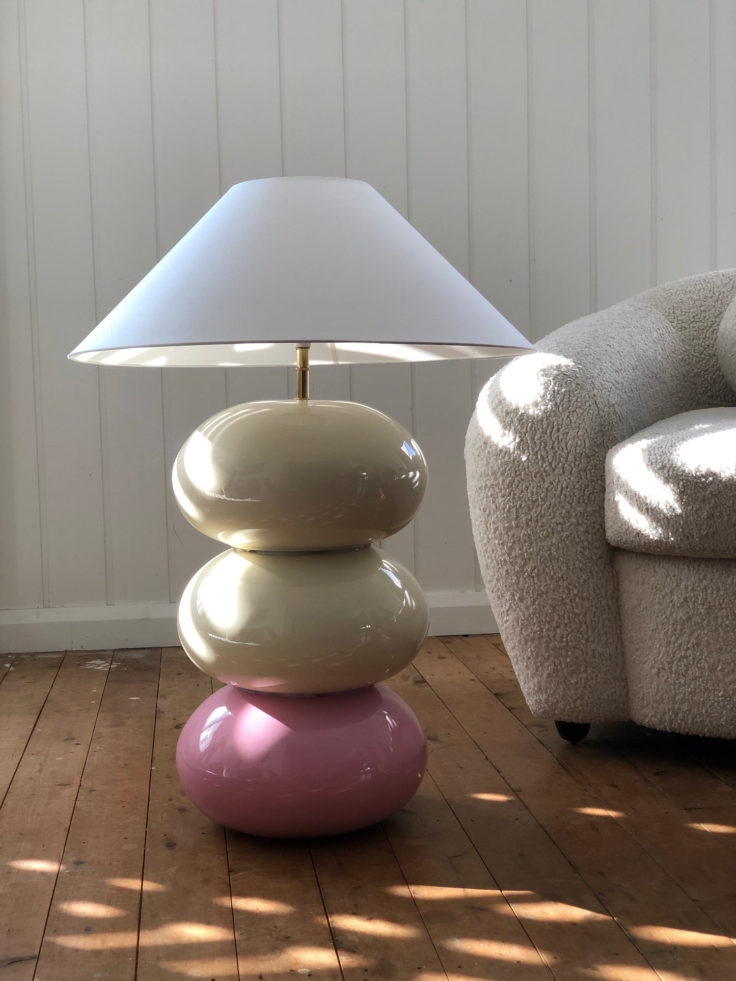 Large scale ceramic bubble lamp