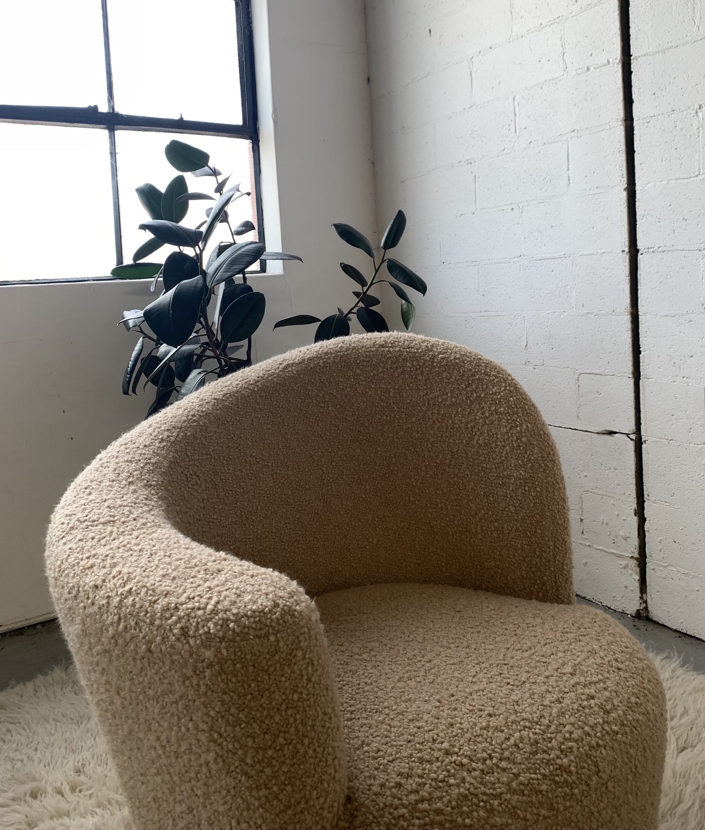 Vladimir Kagan-Style Swivel Chair in Wool Boucle - Two Available