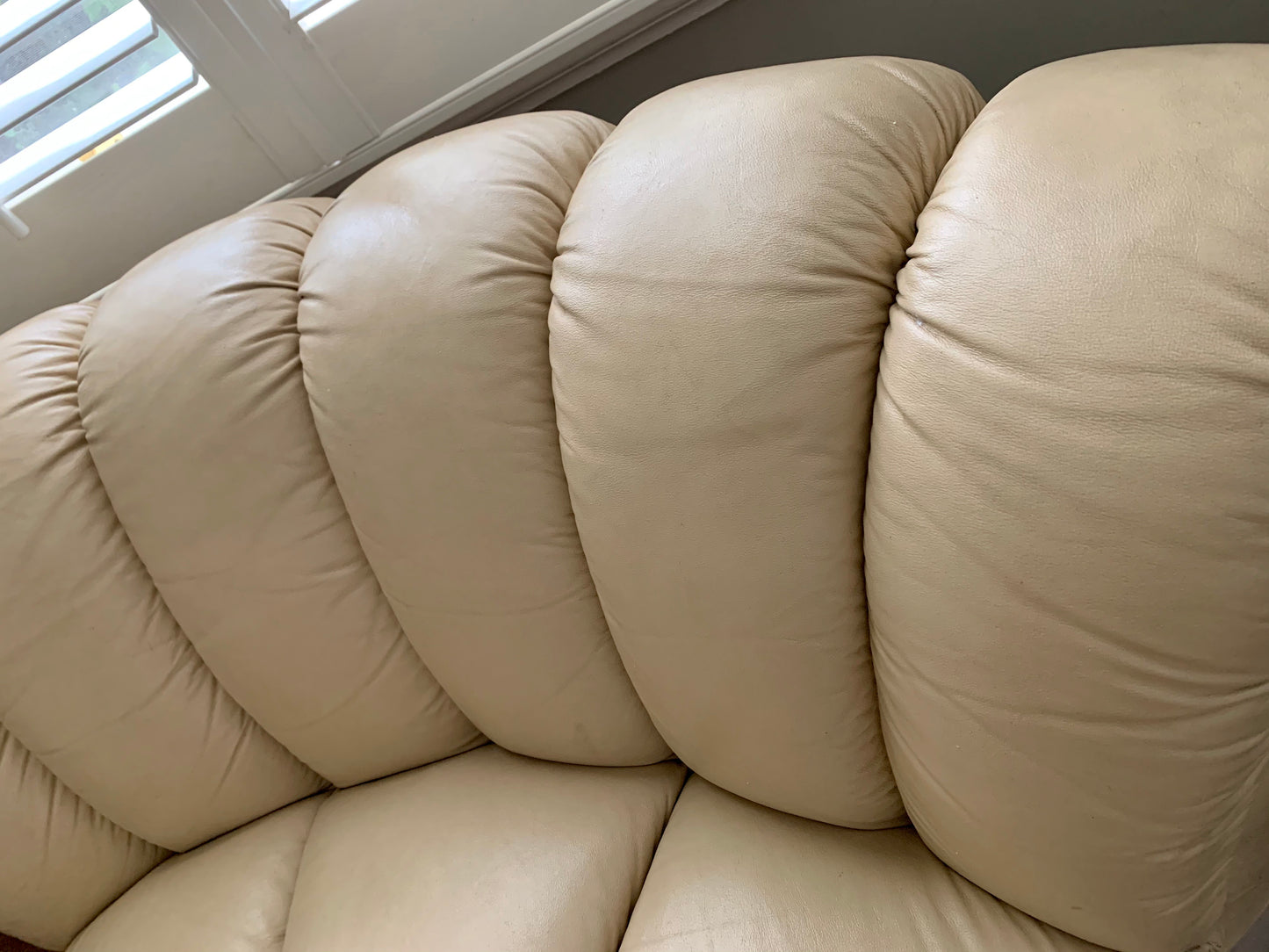 Peachy Cream Leather Sectional Sofa in the Style of De Sede