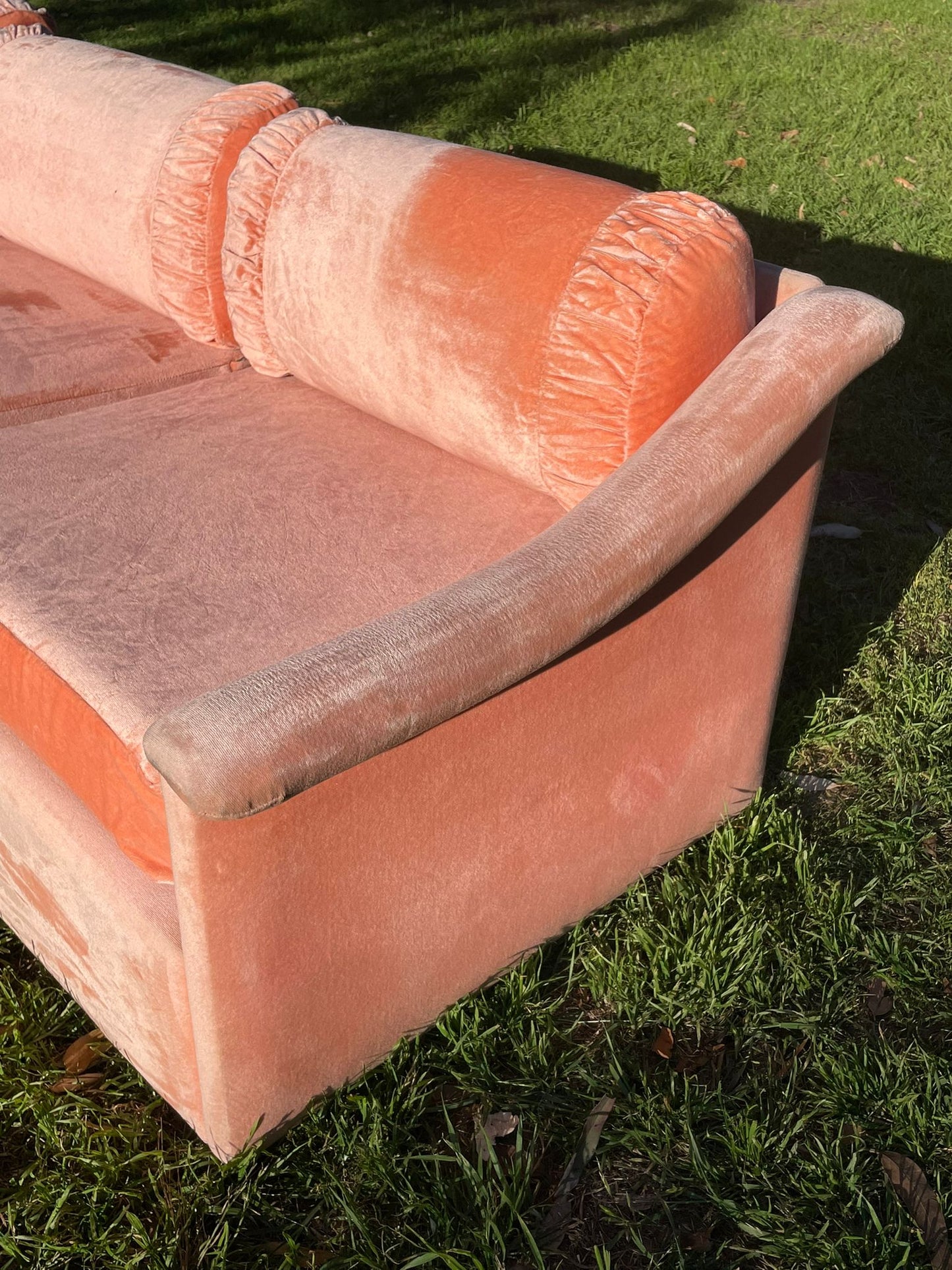 1970s Peach Velvet Louge