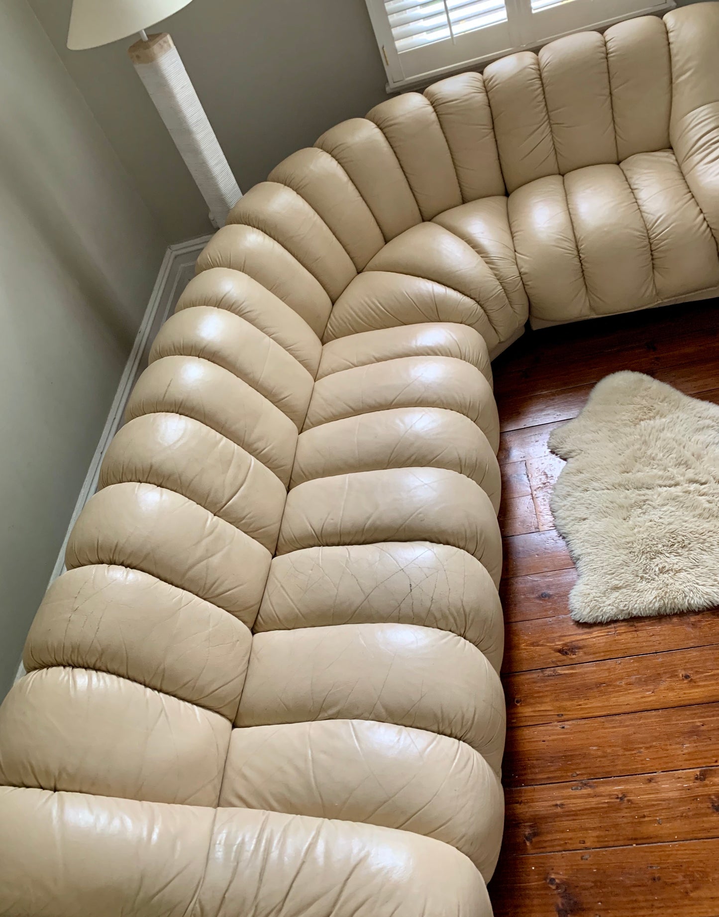 Peachy Cream Leather Sectional Sofa in the Style of De Sede