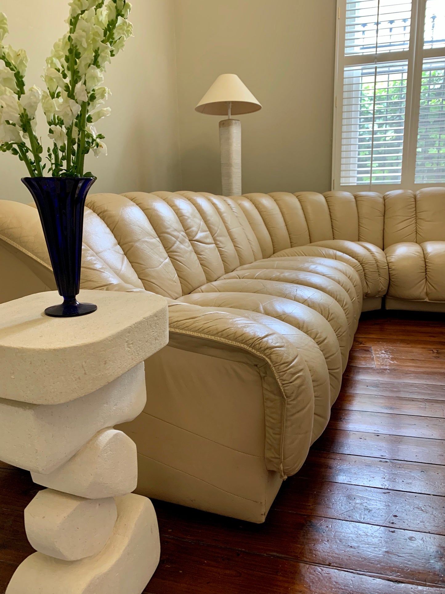 Peachy Cream Leather Sectional Sofa in the Style of De Sede
